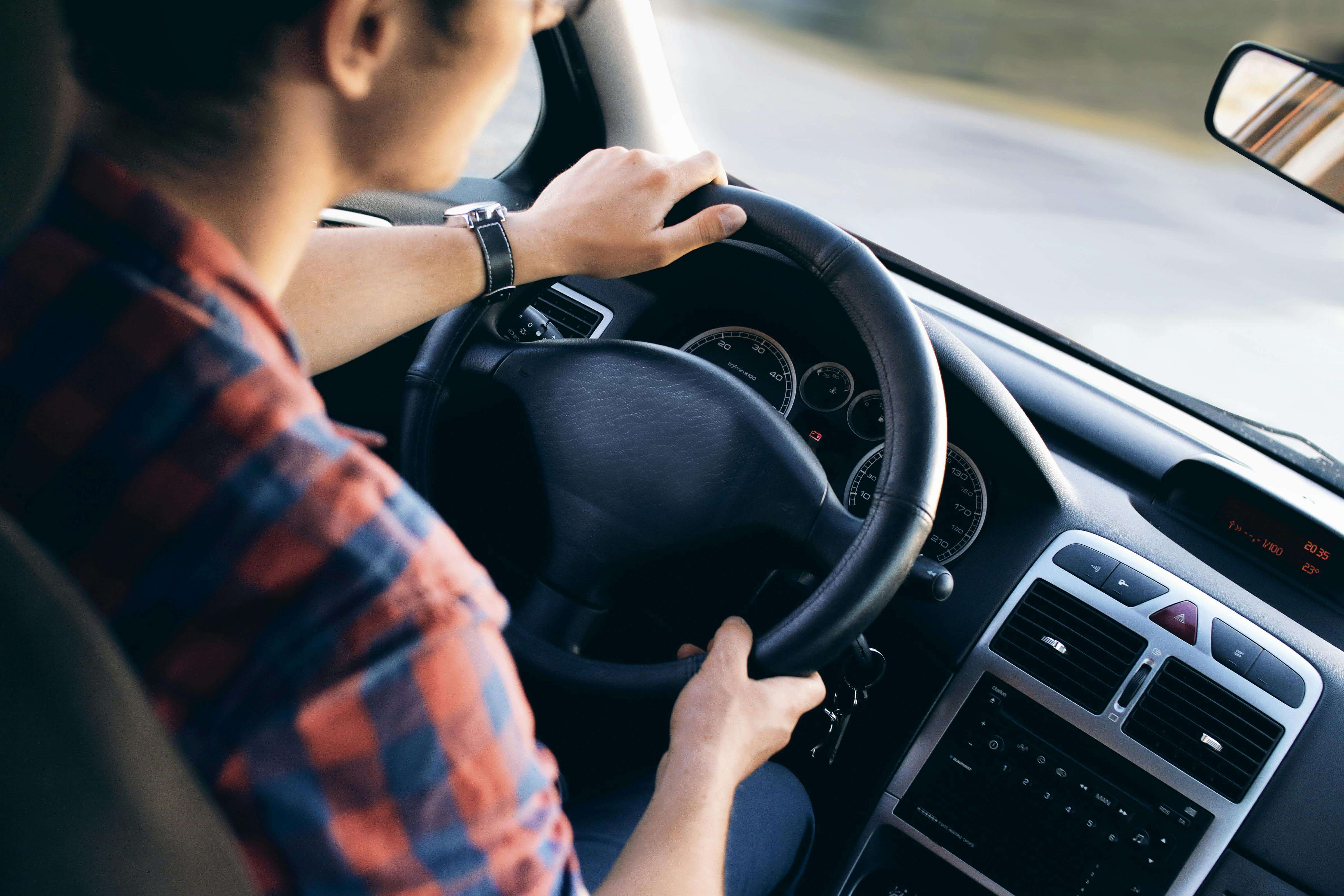 Assunzione di CDB e guida auto 
