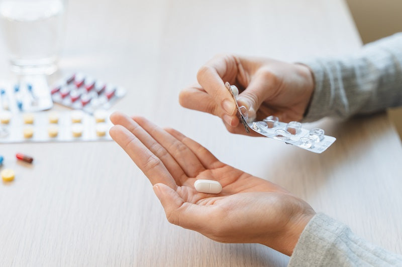 Posso assumere CBD se prendo farmaci? Ecco cosa dice la scienza